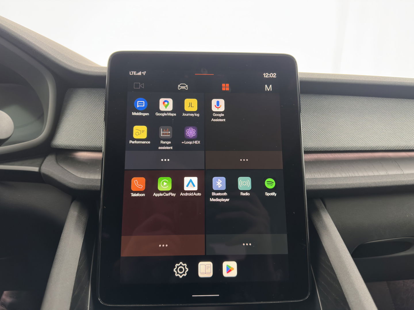 Polestar 2 Long Range Dual Motor Launch Edition 78kWh [ 3-Fase ] {SOH-92%} (INCL-BTW) *PANO | LEATHER | NAVI-FULLMAP | FULL-LED | BLIND-SPOT | KEYLESS | LANE-ASSIST | DIGI-COCKPIT | CARPLAY | DAB+ | HEATED-COMFORTSEATS | ECC | MEMORY-PACK | PDC | 20''ALU*