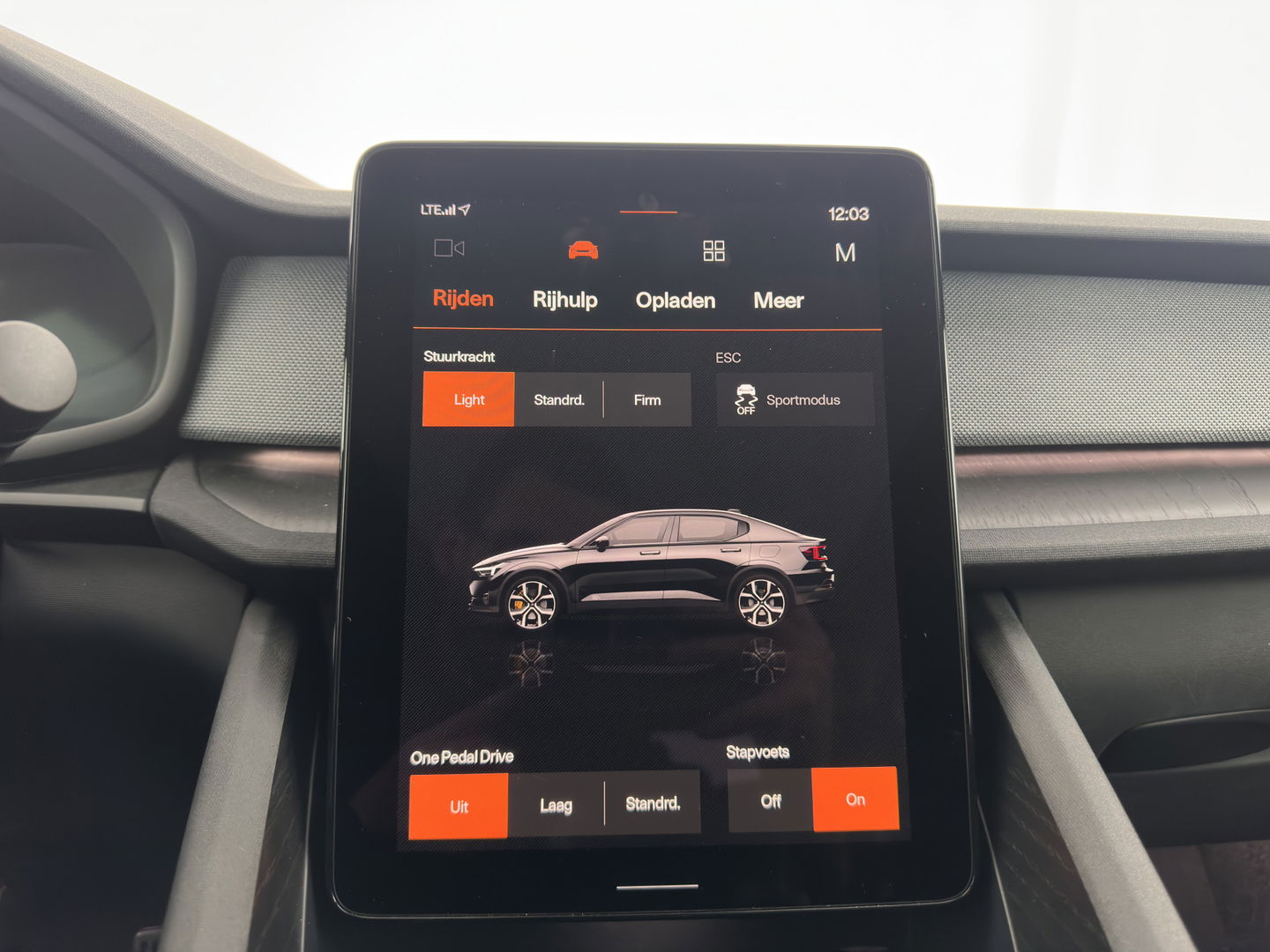 Polestar 2 Long Range Dual Motor Launch Edition 78kWh [ 3-Fase ] {SOH-92%} (INCL-BTW) *PANO | LEATHER | NAVI-FULLMAP | FULL-LED | BLIND-SPOT | KEYLESS | LANE-ASSIST | DIGI-COCKPIT | CARPLAY | DAB+ | HEATED-COMFORTSEATS | ECC | MEMORY-PACK | PDC | 20''ALU*