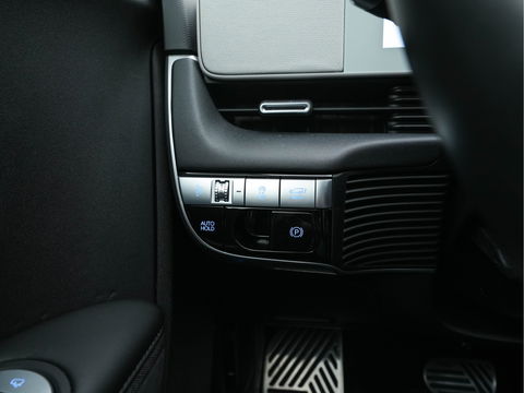 Hyundai IONIQ 5 Connect+ 73kWh [ 3-Fase ] {SOH-97%} (INCL-BTW) Aut *HEATPUMP | LEATHER | BOSE-AUDIO | FULL-LED | DIGI-COCKPIT | AMBIENT-LIGHT | DAB | SHIFT-PADDLES | HEAD-UP | NAVI-FULLMAP | KEYLESS | CAMERA | HEATED-COMFORTSEATS | ...