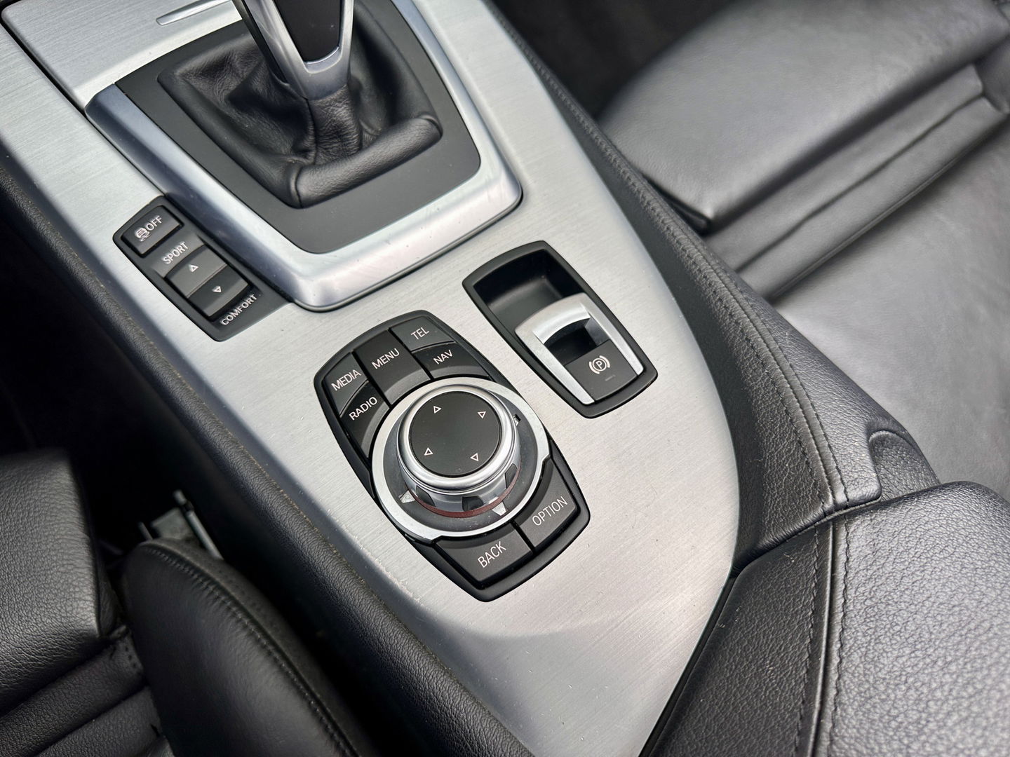 BMW Z4 Roadster sDrive18i Executive | Hardtop | Dealer Onderhouden | 2 Eigenaren | Cruise Control | Parkeersensoren | Stoelverwarming | Bluetooth | Lederen Bekleding | 19" Lichtmetaal |