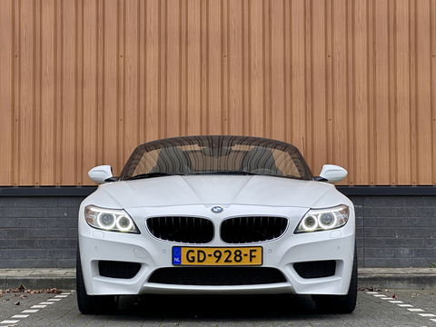 BMW Z4 Roadster sDrive18i Executive | Hardtop | Dealer Onderhouden | 2 Eigenaren | Cruise Control | Parkeersensoren | Stoelverwarming | Bluetooth | Lederen Bekleding | 19" Lichtmetaal |