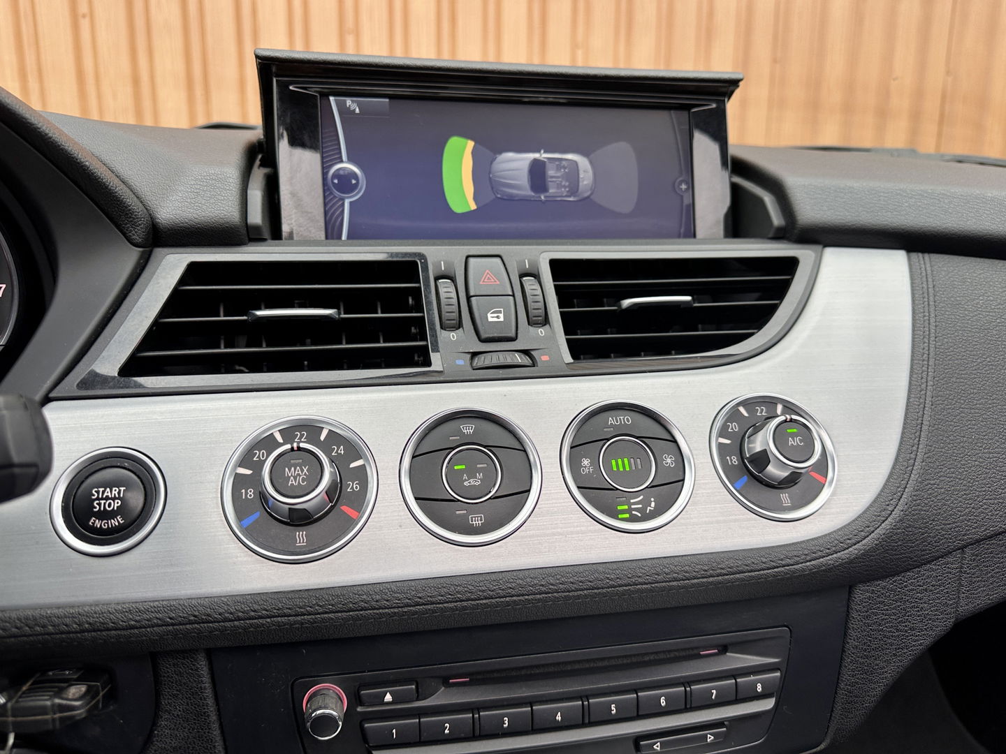 BMW Z4 Roadster sDrive18i Executive | Hardtop | Dealer Onderhouden | 2 Eigenaren | Cruise Control | Parkeersensoren | Stoelverwarming | Bluetooth | Lederen Bekleding | 19" Lichtmetaal |