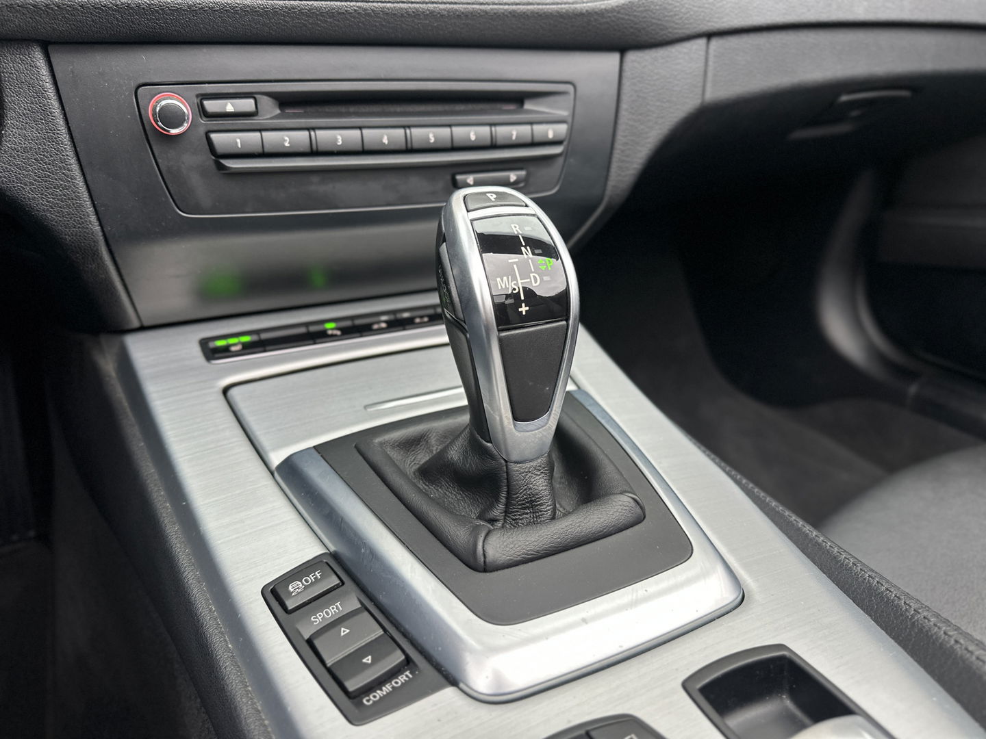 BMW Z4 Roadster sDrive18i Executive | Hardtop | Dealer Onderhouden | 2 Eigenaren | Cruise Control | Parkeersensoren | Stoelverwarming | Bluetooth | Lederen Bekleding | 19" Lichtmetaal |