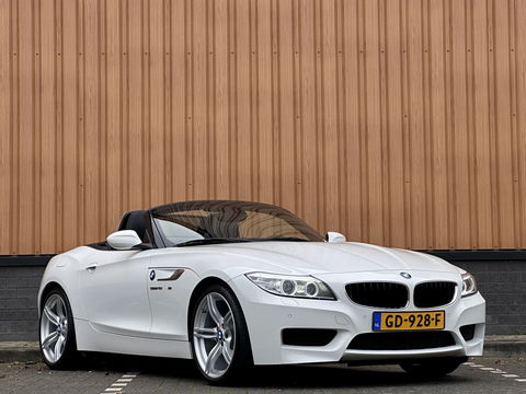 BMW Z4 Roadster sDrive18i Executive | Hardtop | Dealer Onderhouden | 2 Eigenaren | Cruise Control | Parkeersensoren | Stoelverwarming | Bluetooth | Lederen Bekleding | 19" Lichtmetaal |