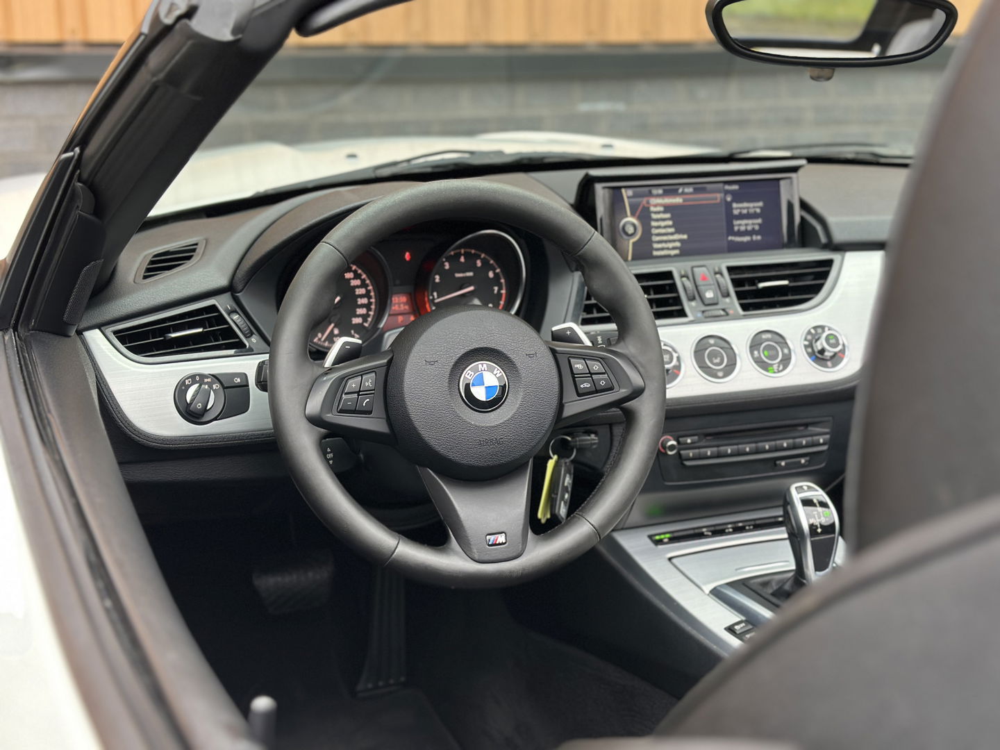 BMW Z4 Roadster sDrive18i Executive | Hardtop | Dealer Onderhouden | 2 Eigenaren | Cruise Control | Parkeersensoren | Stoelverwarming | Bluetooth | Lederen Bekleding | 19" Lichtmetaal |