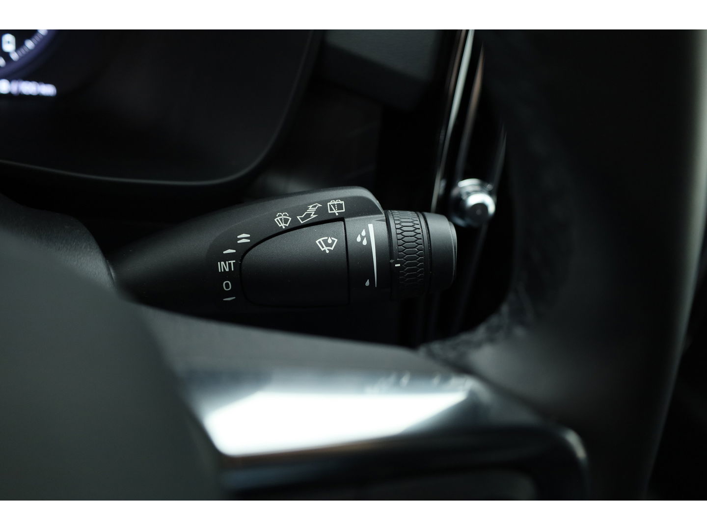 Volvo XC40 1.5 T5 Plug-in hybrid Plus Dark Facelift | Elek. stoelen +  geheugen | H&K Audio | Camera  | Stoel + stuurverw. |