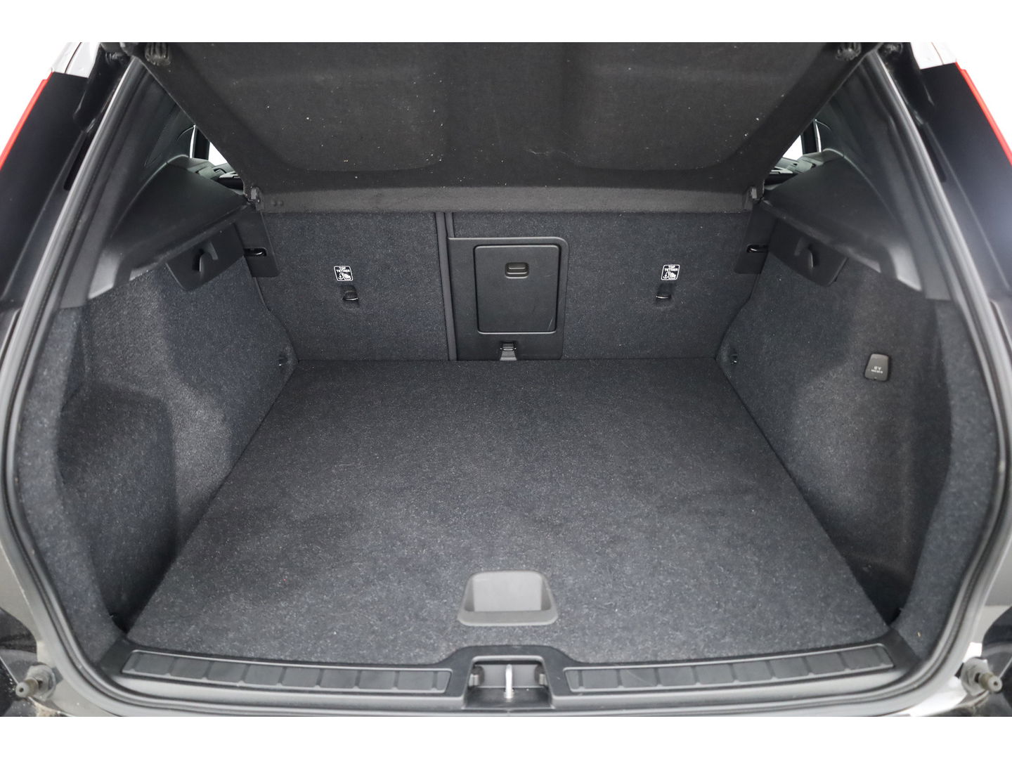 Volvo XC40 1.5 T5 Plug-in hybrid Plus Dark Facelift | Elek. stoelen +  geheugen | H&K Audio | Camera  | Stoel + stuurverw. |