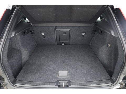 Volvo XC40 1.5 T5 Plug-in hybrid Plus Dark Facelift | Elek. stoelen +  geheugen | H&K Audio | Camera  | Stoel + stuurverw. |