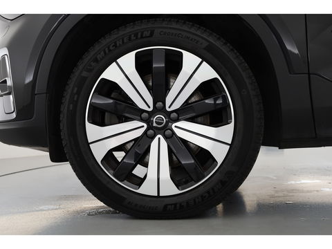Volvo XC40 1.5 T5 Plug-in hybrid Plus Dark Facelift | Elek. stoelen +  geheugen | H&K Audio | Camera  | Stoel + stuurverw. |