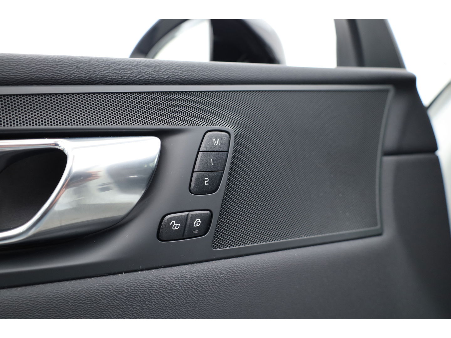 Volvo XC60 2.0 T6 Plug-in hybrid AWD R-Design | Facelift | Long Range | Pano-dak | 21 inch | Sportstoelen | 360 camera | ACC | Standkachel