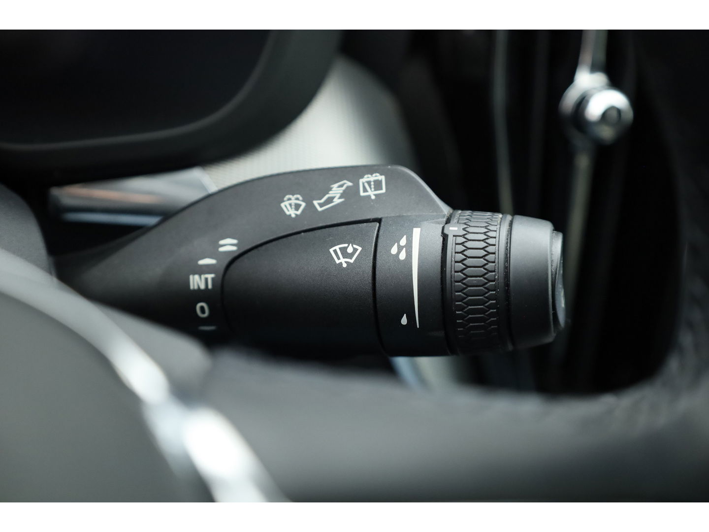 Volvo XC60 2.0 T6 Plug-in hybrid AWD R-Design | Facelift | Long Range | Pano-dak | 21 inch | Sportstoelen | 360 camera | ACC | Standkachel