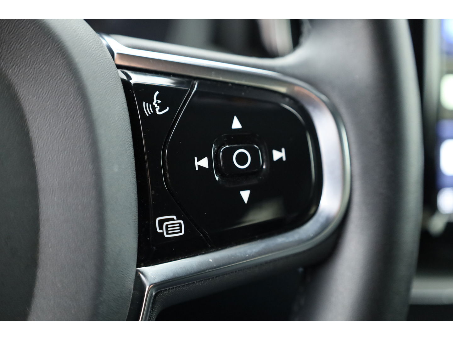 Volvo XC60 2.0 T6 Plug-in hybrid AWD R-Design | Facelift | Long Range | Pano-dak | 21 inch | Sportstoelen | 360 camera | ACC | Standkachel