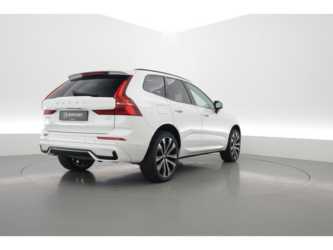 Volvo XC60 2.0 T6 Plug-in hybrid AWD R-Design | Facelift | Long Range | Pano-dak | 21 inch | Sportstoelen | 360 camera | ACC | Standkachel