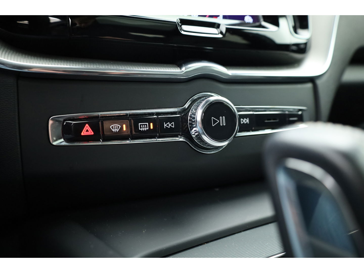 Volvo XC60 2.0 T6 Plug-in hybrid AWD R-Design | Facelift | Long Range | Pano-dak | 21 inch | Sportstoelen | 360 camera | ACC | Standkachel