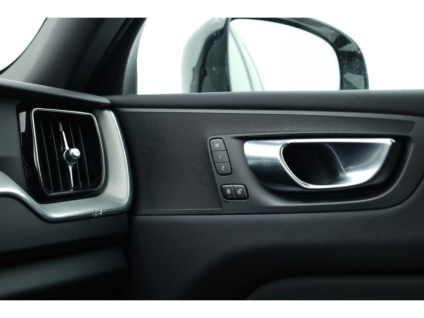 Volvo XC60 2.0 T6 Plug-in hybrid AWD R-Design | Facelift | Long Range | Pano-dak | 21 inch | Sportstoelen | 360 camera | ACC | Standkachel