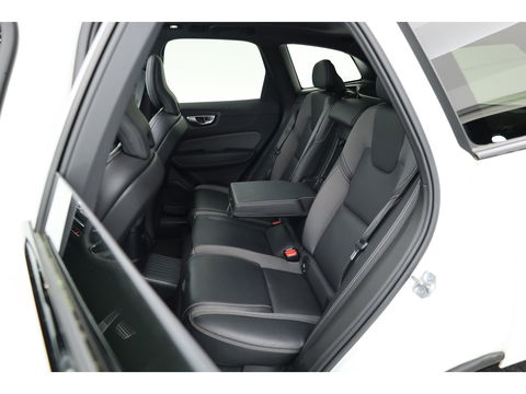 Volvo XC60 2.0 T6 Plug-in hybrid AWD R-Design | Facelift | Long Range | Pano-dak | 21 inch | Sportstoelen | 360 camera | ACC | Standkachel