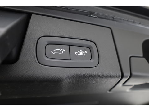 Volvo XC60 2.0 T6 Plug-in hybrid AWD R-Design | Facelift | Long Range | Pano-dak | 21 inch | Sportstoelen | 360 camera | ACC | Standkachel