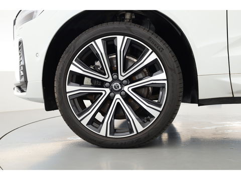 Volvo XC60 2.0 T6 Plug-in hybrid AWD R-Design | Facelift | Long Range | Pano-dak | 21 inch | Sportstoelen | 360 camera | ACC | Standkachel