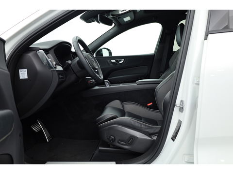 Volvo XC60 2.0 T6 Plug-in hybrid AWD R-Design | Facelift | Long Range | Pano-dak | 21 inch | Sportstoelen | 360 camera | ACC | Standkachel