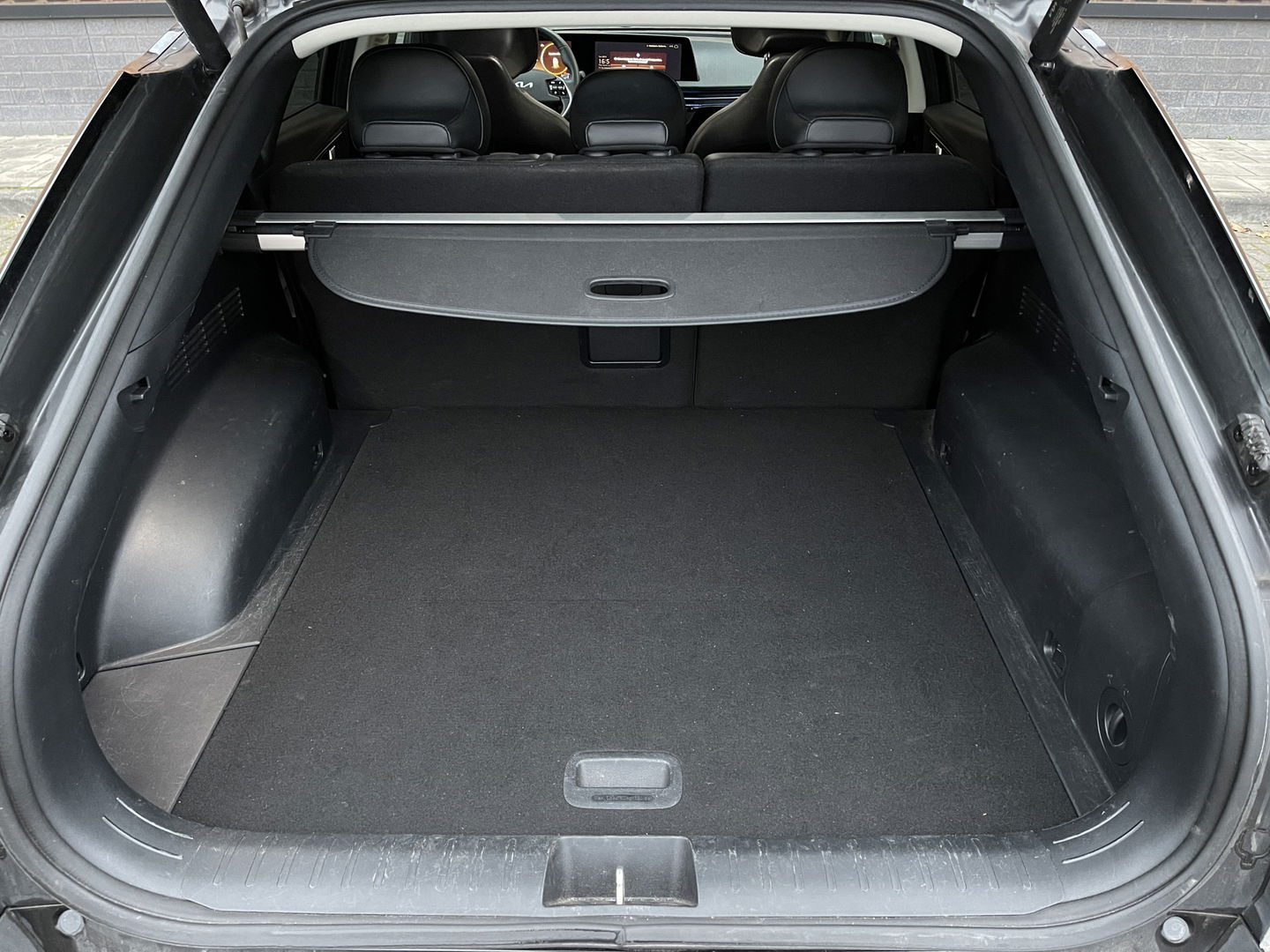 Kia Ev6 Plus 77.4 kWh | SoH 100% | Apple Carplay | Achteruitrijcamera | Parkeersensoren | Elektrische Stoelen | Stoelverwarming/verkoeling | DAB | Navigatie | Meridian | Stuurverwarming |