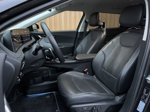 Kia Ev6 Plus 77.4 kWh | SoH 100% | Apple Carplay | Achteruitrijcamera | Parkeersensoren | Elektrische Stoelen | Stoelverwarming/verkoeling | DAB | Navigatie | Meridian | Stuurverwarming |