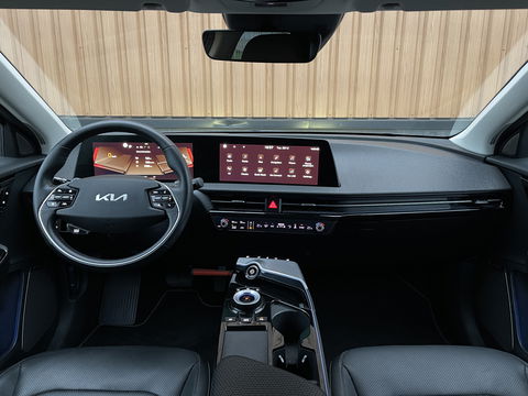 Kia Ev6 Plus 77.4 kWh | SoH 100% | Apple Carplay | Achteruitrijcamera | Parkeersensoren | Elektrische Stoelen | Stoelverwarming/verkoeling | DAB | Navigatie | Meridian | Stuurverwarming |