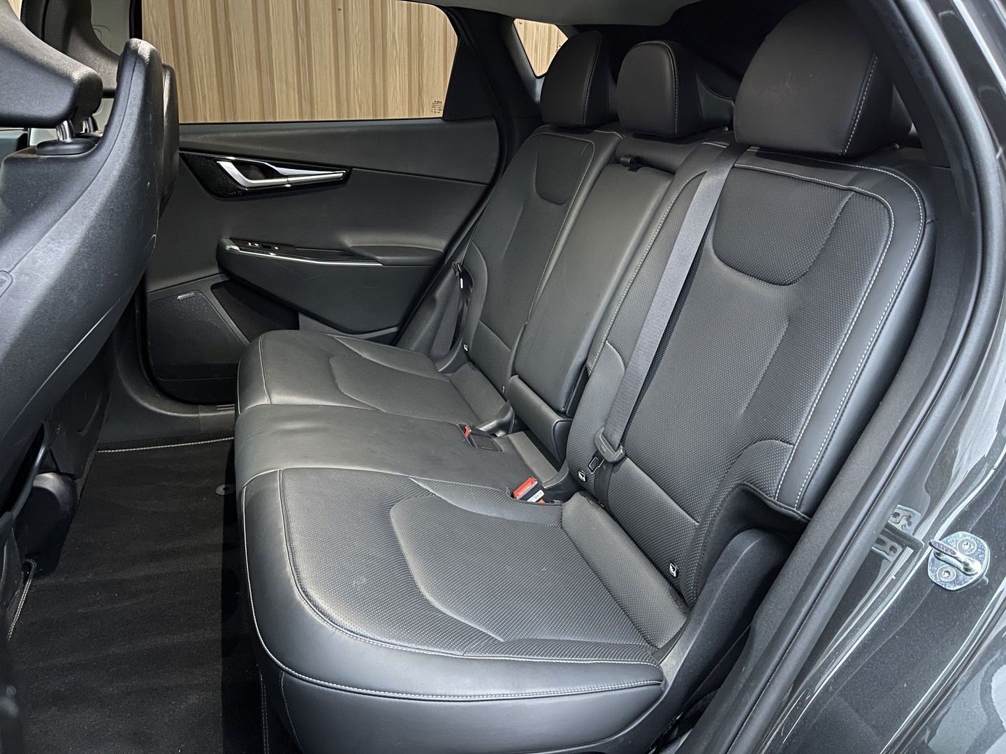 Kia Ev6 Plus 77.4 kWh | SoH 100% | Apple Carplay | Achteruitrijcamera | Parkeersensoren | Elektrische Stoelen | Stoelverwarming/verkoeling | DAB | Navigatie | Meridian | Stuurverwarming |