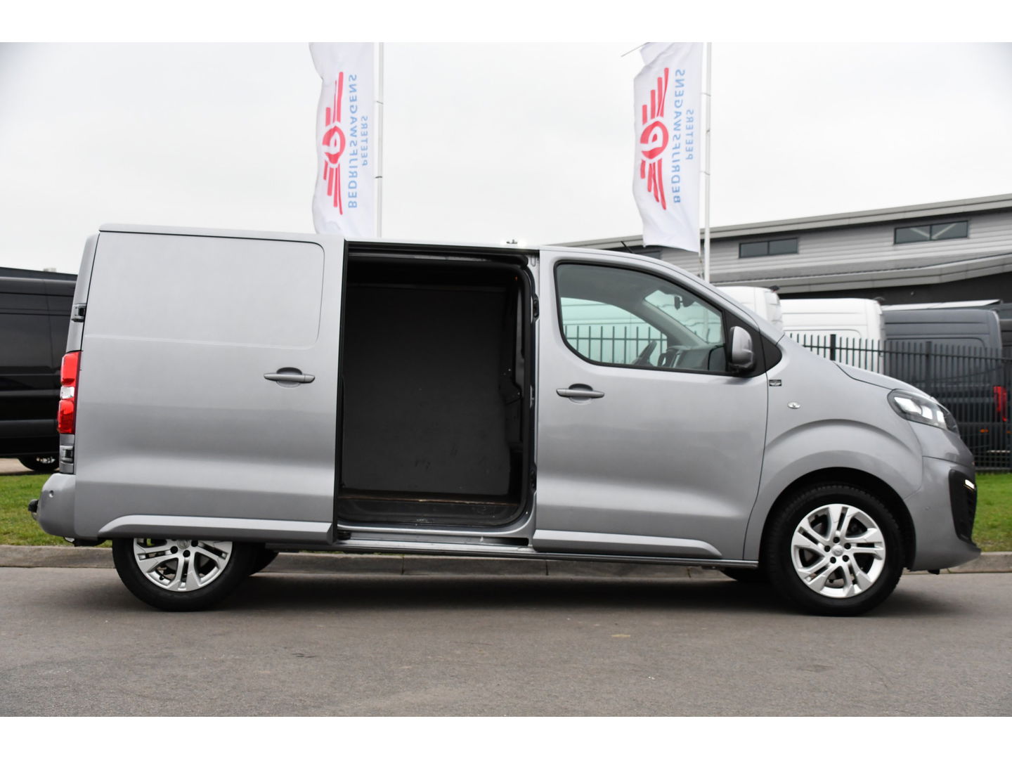 Opel Vivaro 2.0 CDTI L2H1 Edition 360 Camera, Cruise, Carplay, Leder, Multimedia, NAVI, Trekhaak, Uniek!