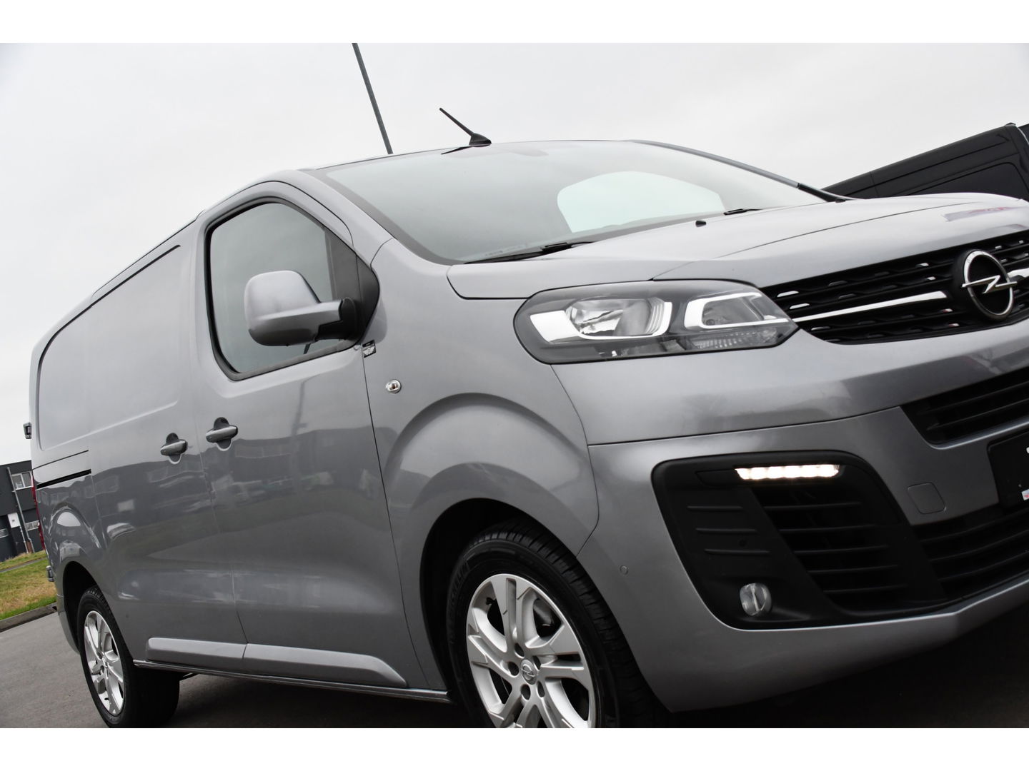 Opel Vivaro 2.0 CDTI L2H1 Edition 360 Camera, Cruise, Carplay, Leder, Multimedia, NAVI, Trekhaak, Uniek!