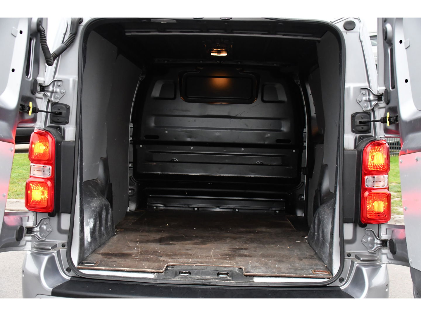 Opel Vivaro 2.0 CDTI L2H1 Edition 360 Camera, Cruise, Carplay, Leder, Multimedia, NAVI, Trekhaak, Uniek!