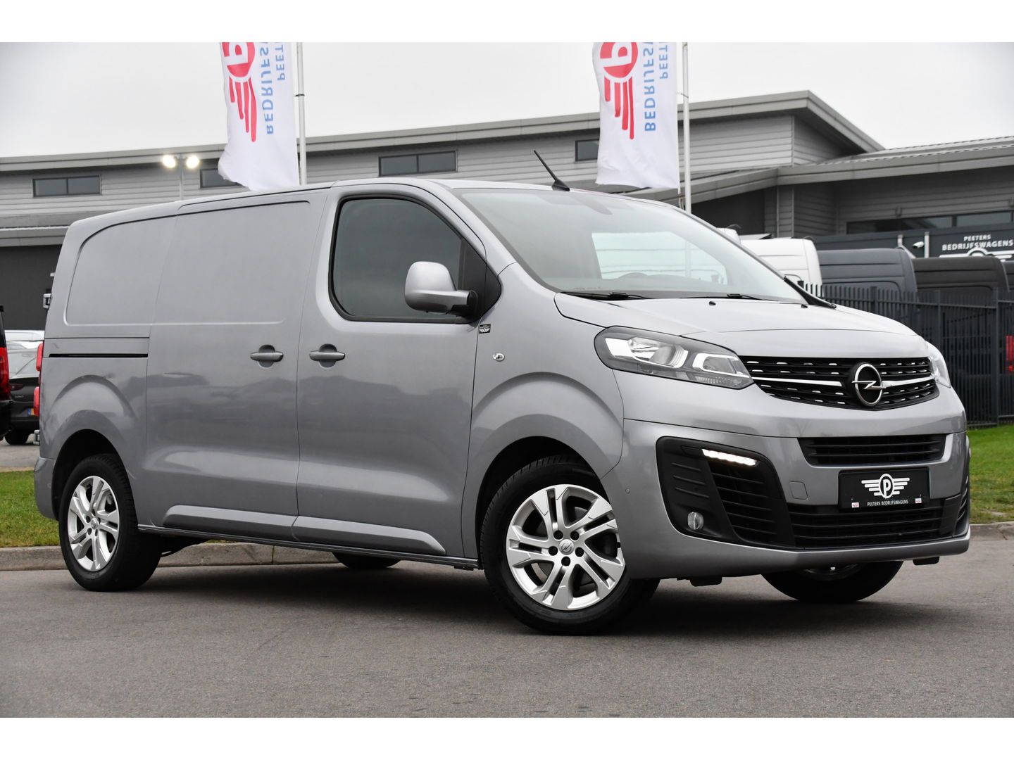 Opel Vivaro 2.0 CDTI L2H1 Edition 360 Camera, Cruise, Carplay, Leder, Multimedia, NAVI, Trekhaak, Uniek!