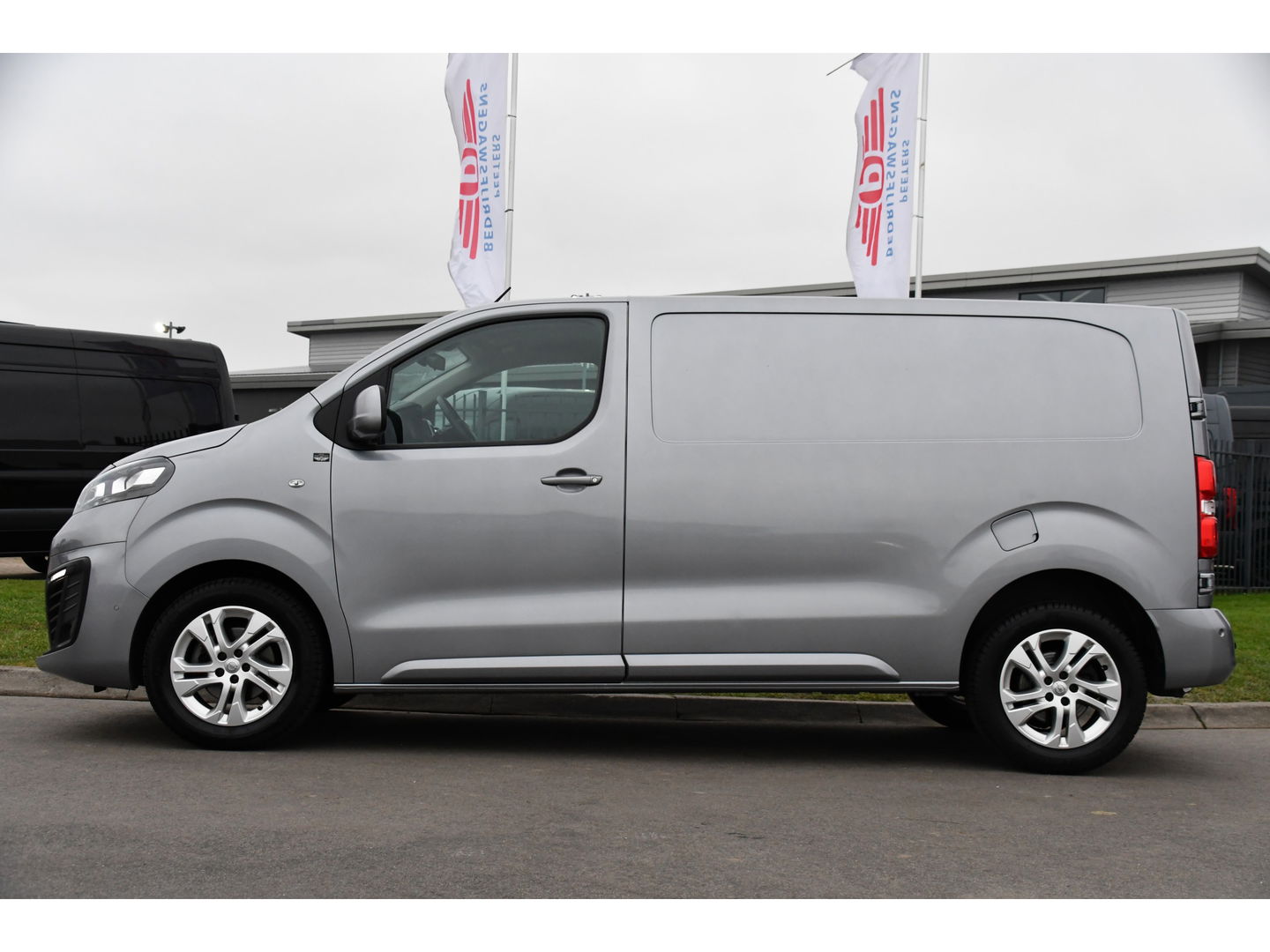 Opel Vivaro 2.0 CDTI L2H1 Edition 360 Camera, Cruise, Carplay, Leder, Multimedia, NAVI, Trekhaak, Uniek!