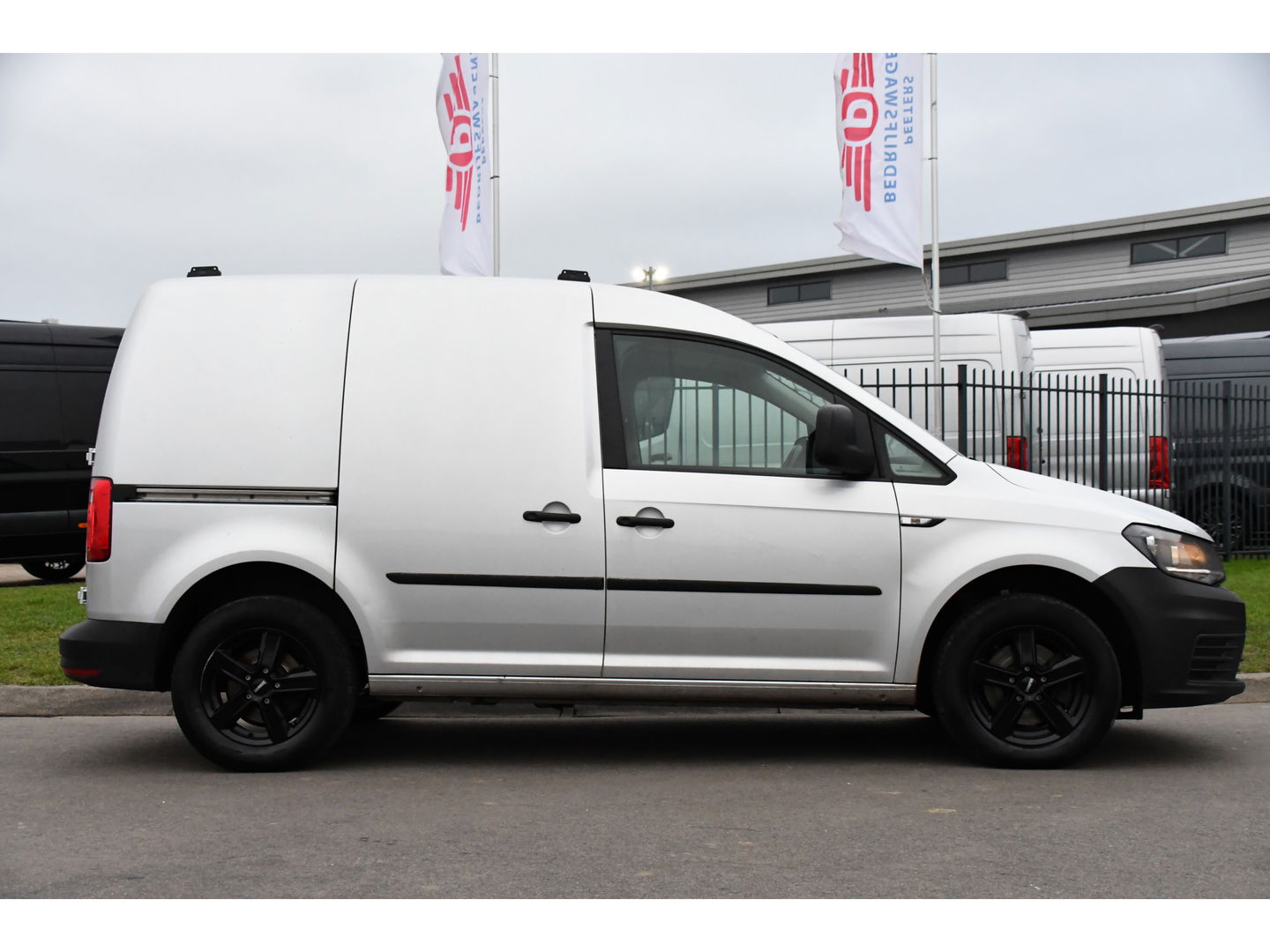 Volkswagen Caddy 2.0 TDI L1H1 BMT PB Edition Cruise, Carplay, Multimedia, 75pk, Airco, Trekhaak, Uniek!
