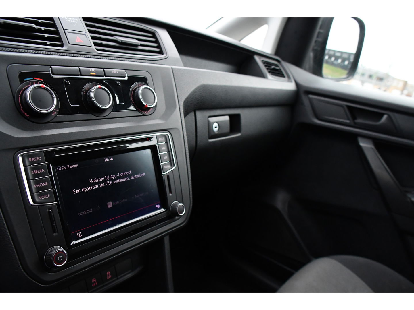 Volkswagen Caddy 2.0 TDI L1H1 BMT PB Edition Cruise, Carplay, Multimedia, 75pk, Airco, Trekhaak, Uniek!