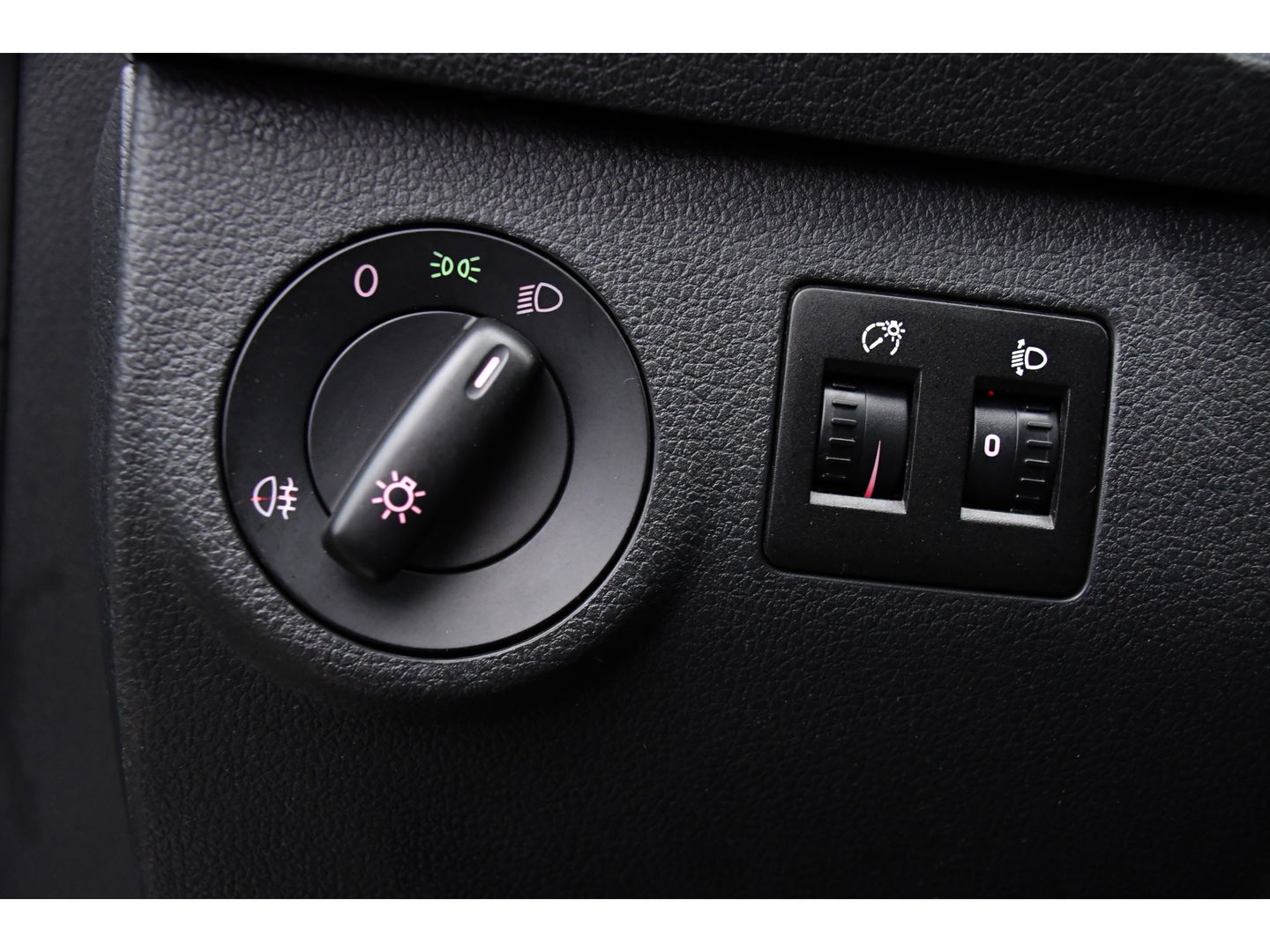 Volkswagen Caddy 2.0 TDI L1H1 BMT PB Edition Cruise, Carplay, Multimedia, 75pk, Airco, Trekhaak, Uniek!