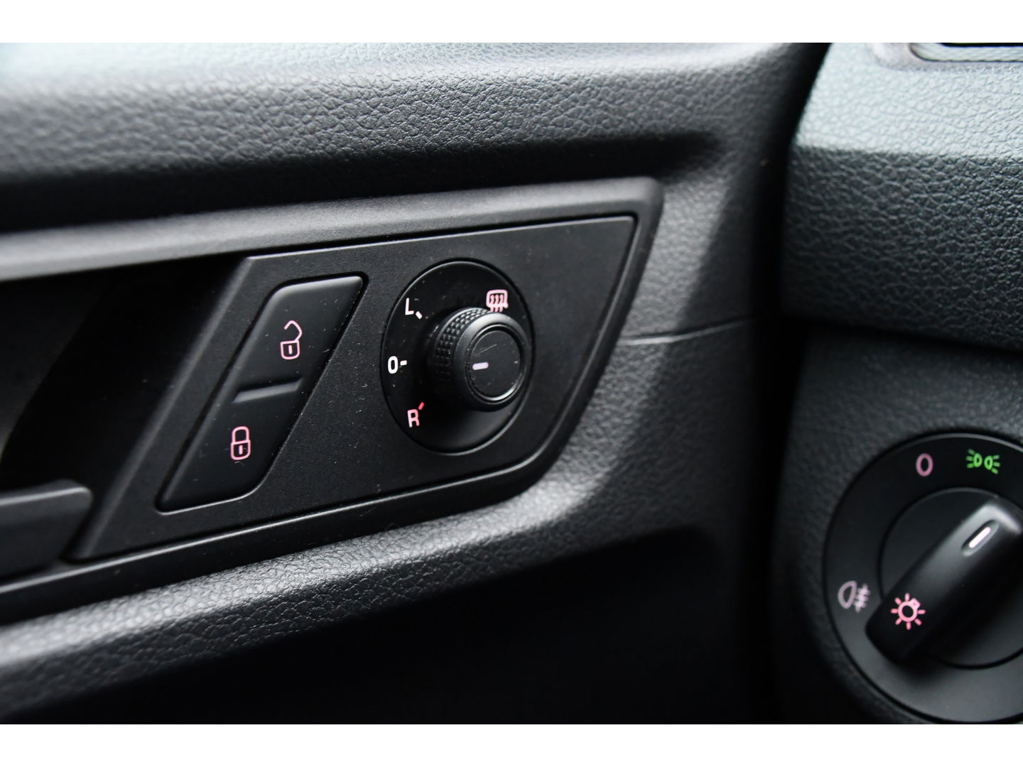 Volkswagen Caddy 2.0 TDI L1H1 BMT PB Edition Cruise, Carplay, Multimedia, 75pk, Airco, Trekhaak, Uniek!