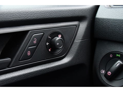 Volkswagen Caddy 2.0 TDI L1H1 BMT PB Edition Cruise, Carplay, Multimedia, 75pk, Airco, Trekhaak, Uniek!