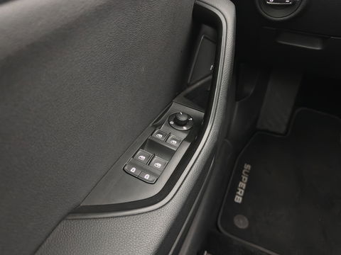 Škoda Superb 2.0 TDI Style Business Aut. *XENON | NAVI-FULLMAP | MEMORY-PACK | HEATED-COMFORTSEATS | DAB+ | KEYLESS | ECC | PDC | CRUISE | PRIVACY-GLASS | TOWBAR | CARPLAY | SHIFT-PADDLES | AMBIENT-LIGHT | 17''ALU*