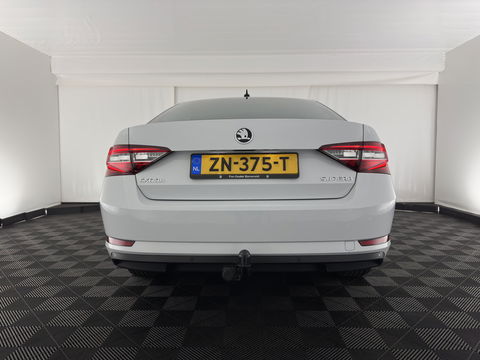 Škoda Superb 2.0 TDI Style Business Aut. *XENON | NAVI-FULLMAP | MEMORY-PACK | HEATED-COMFORTSEATS | DAB+ | KEYLESS | ECC | PDC | CRUISE | PRIVACY-GLASS | TOWBAR | CARPLAY | SHIFT-PADDLES | AMBIENT-LIGHT | 17''ALU*