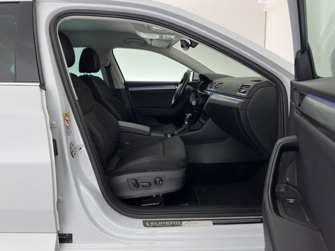 Škoda Superb 2.0 TDI Style Business Aut. *XENON | NAVI-FULLMAP | MEMORY-PACK | HEATED-COMFORTSEATS | DAB+ | KEYLESS | ECC | PDC | CRUISE | PRIVACY-GLASS | TOWBAR | CARPLAY | SHIFT-PADDLES | AMBIENT-LIGHT | 17''ALU*