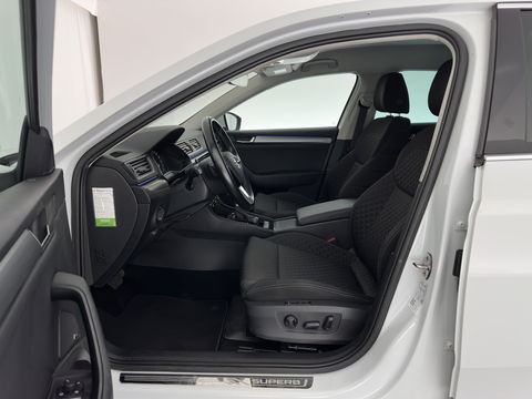 Škoda Superb 2.0 TDI Style Business Aut. *XENON | NAVI-FULLMAP | MEMORY-PACK | HEATED-COMFORTSEATS | DAB+ | KEYLESS | ECC | PDC | CRUISE | PRIVACY-GLASS | TOWBAR | CARPLAY | SHIFT-PADDLES | AMBIENT-LIGHT | 17''ALU*