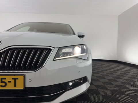 Škoda Superb 2.0 TDI Style Business Aut. *XENON | NAVI-FULLMAP | MEMORY-PACK | HEATED-COMFORTSEATS | DAB+ | KEYLESS | ECC | PDC | CRUISE | PRIVACY-GLASS | TOWBAR | CARPLAY | SHIFT-PADDLES | AMBIENT-LIGHT | 17''ALU*