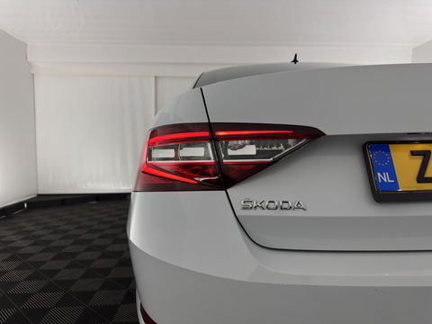Škoda Superb 2.0 TDI Style Business Aut. *XENON | NAVI-FULLMAP | MEMORY-PACK | HEATED-COMFORTSEATS | DAB+ | KEYLESS | ECC | PDC | CRUISE | PRIVACY-GLASS | TOWBAR | CARPLAY | SHIFT-PADDLES | AMBIENT-LIGHT | 17''ALU*