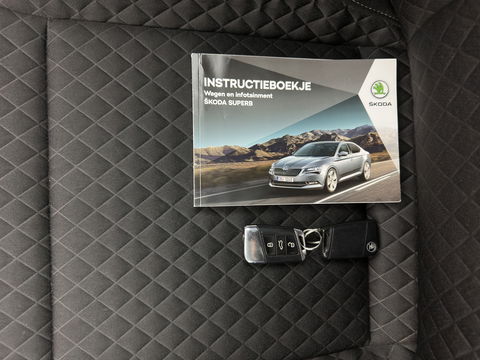Škoda Superb 2.0 TDI Style Business Aut. *XENON | NAVI-FULLMAP | MEMORY-PACK | HEATED-COMFORTSEATS | DAB+ | KEYLESS | ECC | PDC | CRUISE | PRIVACY-GLASS | TOWBAR | CARPLAY | SHIFT-PADDLES | AMBIENT-LIGHT | 17''ALU*
