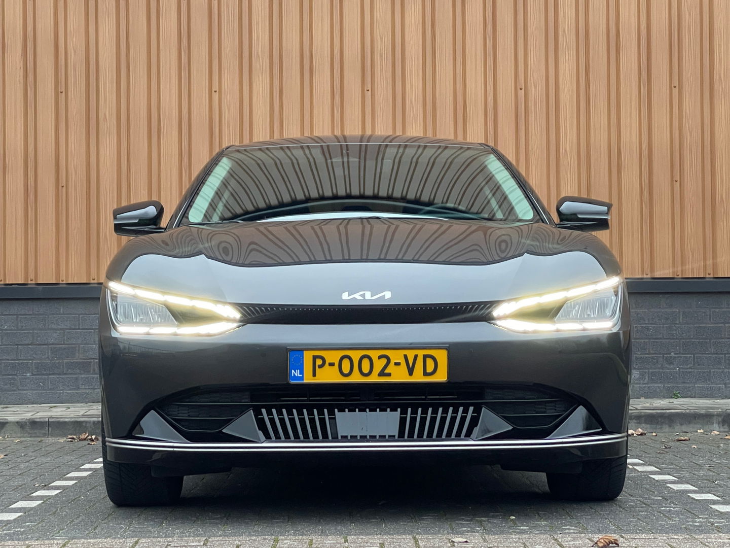 Kia Ev6 Plus 77.4 kWh | SoH 100% | Apple Carplay | Achteruitrijcamera | Parkeersensoren | Elektrische Stoelen | Stoelverwarming/verkoeling | DAB | Navigatie | Meridian | Stuurverwarming |