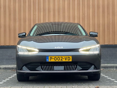 Kia Ev6 Plus 77.4 kWh | SoH 100% | Apple Carplay | Achteruitrijcamera | Parkeersensoren | Elektrische Stoelen | Stoelverwarming/verkoeling | DAB | Navigatie | Meridian | Stuurverwarming |