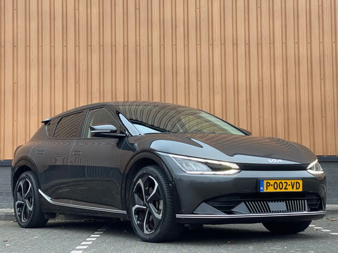 Kia Ev6 Plus 77.4 kWh | SoH 100% | Apple Carplay | Achteruitrijcamera | Parkeersensoren | Elektrische Stoelen | Stoelverwarming/verkoeling | DAB | Navigatie | Meridian | Stuurverwarming |