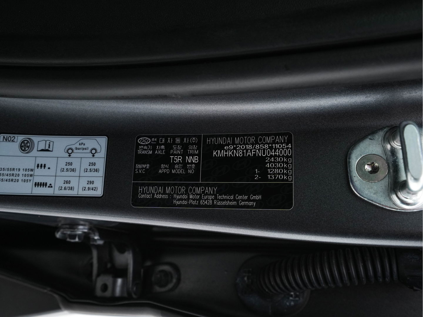 Hyundai IONIQ 5 Connect+ 73kWh [ 3-Fase ] {SOH-97%} (INCL-BTW) Aut *HEATPUMP | LEATHER | BOSE-AUDIO | FULL-LED | DIGI-COCKPIT | AMBIENT-LIGHT | DAB | SHIFT-PADDLES | HEAD-UP | NAVI-FULLMAP | KEYLESS | CAMERA | HEATED-COMFORTSEATS | ...