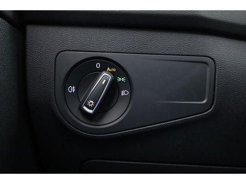 Volkswagen Tiguan 1.5 TSI R-Line DSG | Pano | Elek. Trekhaak | Camera | Stoel- Stuurverw. | Keyless | Navi | CarPlay