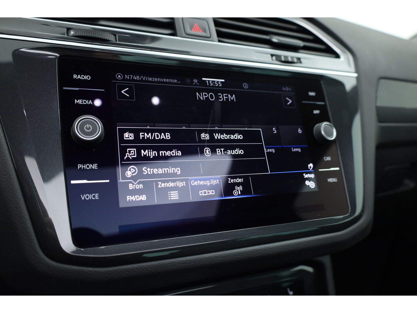 Volkswagen Tiguan 1.5 TSI R-Line DSG | Pano | Elek. Trekhaak | Camera | Stoel- Stuurverw. | Keyless | Navi | CarPlay